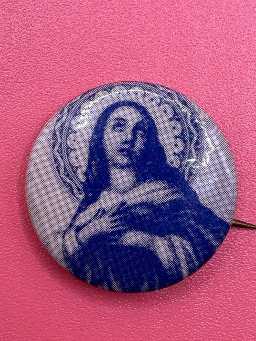 Vintage Virgin Mary Religious Pin Brooch Pinback - Picture 2 of 10